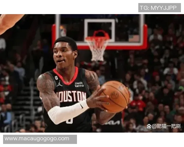 西安篮球队包夹战术解析与应用探讨提升球队防守效率的关键策略